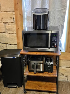 Ice maker, microwave, air fryer and toaster! WOW!!