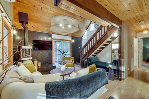 Living Room | 1st Floor | Gas Stove | Smart TV w/ Cable | Mini-Split A/C Unit