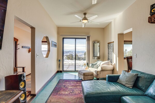 Montrose Vacation Rental | 1BR | 2BA | Step-Free Access | Single-Story Apartment