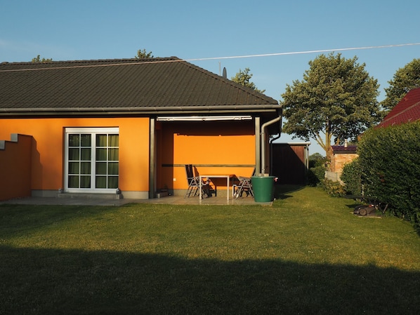 Der Garten mit Terrasse