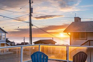 The sunsets on the Oregon Coast are enchanting.