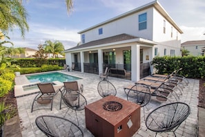 This tropical vacation home with a private pool awaits you! (The fire pit is currently unavailable until further notice.)
