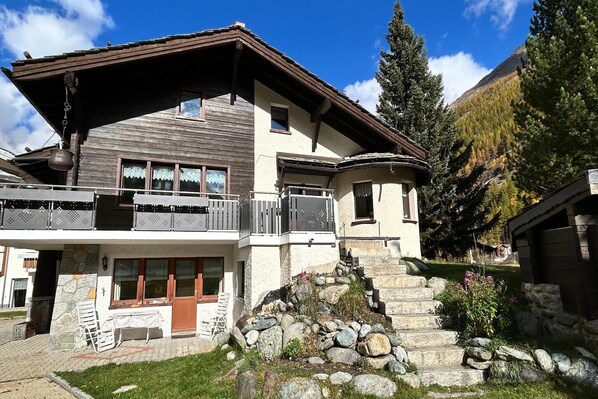 Außenseite Ferienhaus [Sommer]