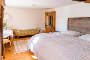 Wohn- & Schlafzimmer, hell und geräumig