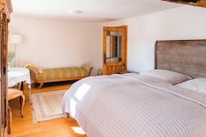Wohn- & Schlafzimmer, hell und geräumig