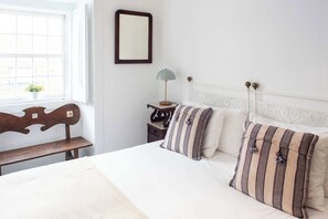 King sized bed - Bedroom 1