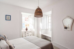 King sized bed - Bedroom 2