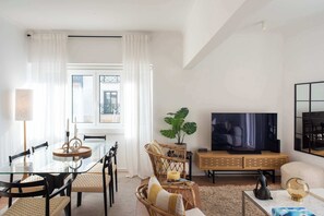 Santa Marta bright, airy space with a modern dining area and a cozy living room.