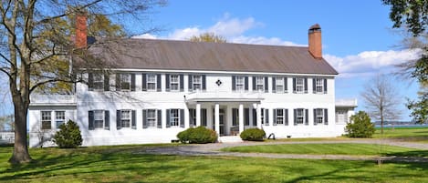 Step back in time at Historic Rosegill, an 18th century manor house on 700 acres sited on the Rappahannock River at the mouth of Urbanna Creek. With its, 5 bedrooms, expansive grounds, pool, dock and fishing lakes, it has something for everyone.