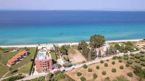 Aura Beach Front Private Pool Villa (17)