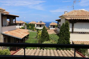 Porto Thea Alexandra Shared Pool, Afitos (5)
