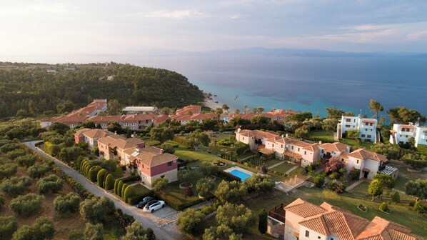 Rastoni Fabienne Shared Pool, Afitos (1)