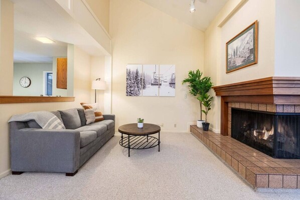 Living area with Fireplace