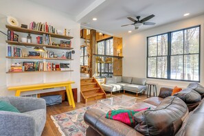 Studio | 3-Story Property | Twin Sleeper Sofa | Central A/C & Heating