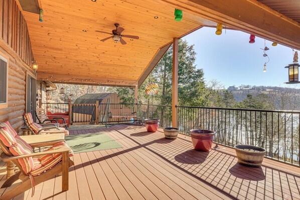 Shell Knob Vacation Rental | 3BR | 2BA | 1,296 Sq Ft | Steps Required