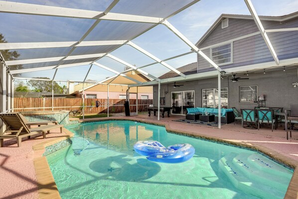 Riverview Vacation Rental | 4BR | 2.5BA | 1 Step Required | 2,500 Sq Ft