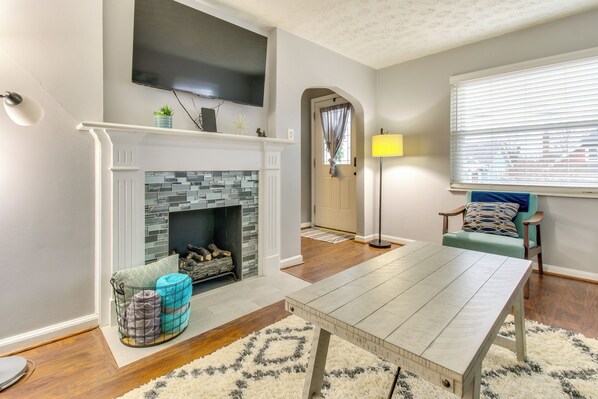 Bellevue Vacation Rental | 3BR | 2BA | 1,250 Sq Ft | Stairs Required