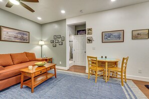 Living Room | Central Heating | Sleeper Sofa
