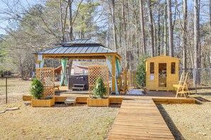 Gazebo | Private Sauna | Hot Tub