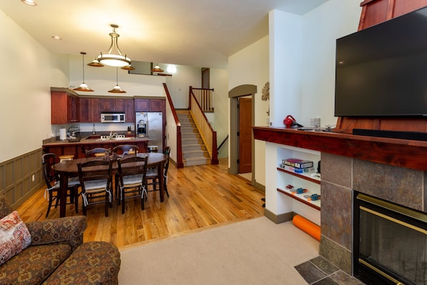 Indoors, Furniture, Living Room, Floor, Flooring