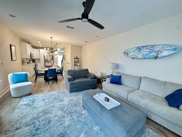 Coastal vibes and endless sunsets – your perfect beach getaway in Jacksonville Beach awaits! 