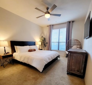 King size bed