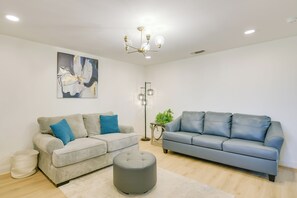 Living Room | Full Sleeper Sofa