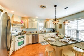 Dining Area/Kitchen | 1st Floor | Dishwasher | Drip Coffee Maker