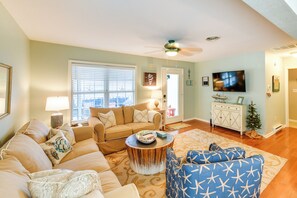 Living Room | 2-Story Cottage | Central A/C & Heating | Smart TV w/ Cable