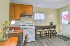 Kitchen | Cooking Basics | Air Fryer | Drip Coffee Maker | Dining Bar