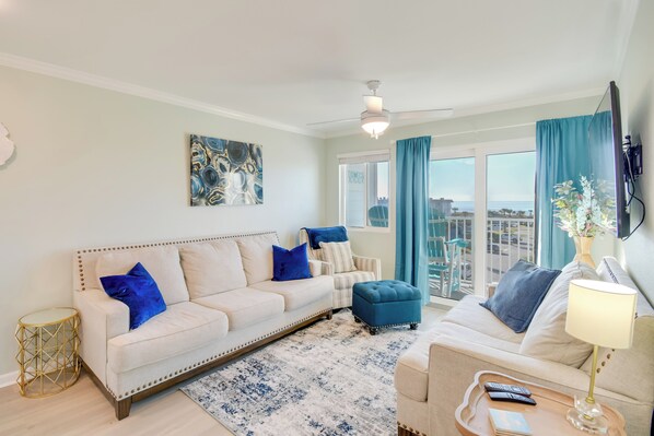 Gulf Shores Vacation Rental | 2BR | 2BA | Step-Free Access | 785 Sq Ft