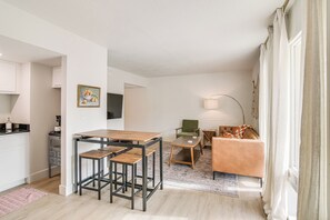 Dining Room | Dishware & Flatware