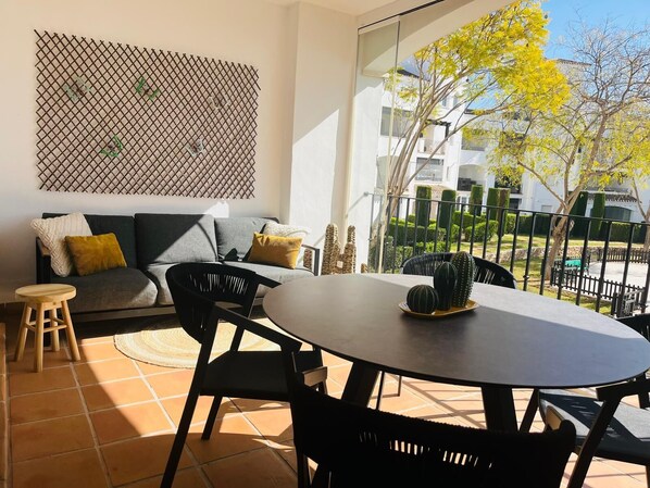 Outdoor dining