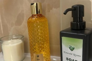 Équipements de salle de bain