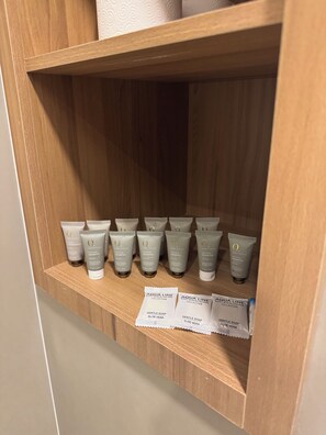 Bathroom amenities