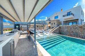 Grey Grand Villa | HotelPraxis Group