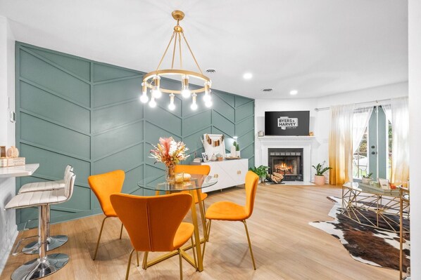 Living & Dining Area w/ Fireplace (Logs available for purchase)