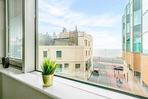 Wake up and marvel at the views of the vibrant Lanes neighbourhood.