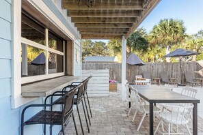 Pineapple Destin-Pool Bar (2)