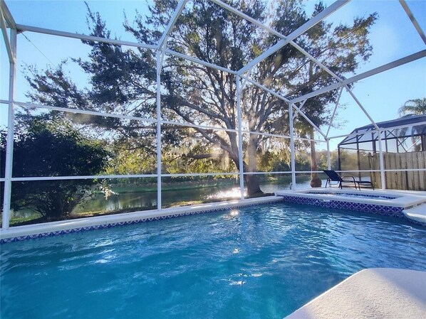 Pool & Hot Tub