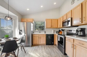 Full kitchen