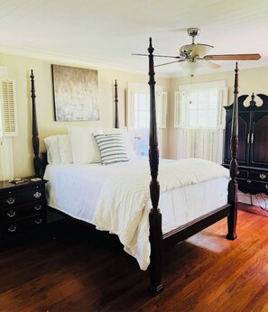 Extra High American Empire  Four Poster Bed w/ Luxury Bedding
