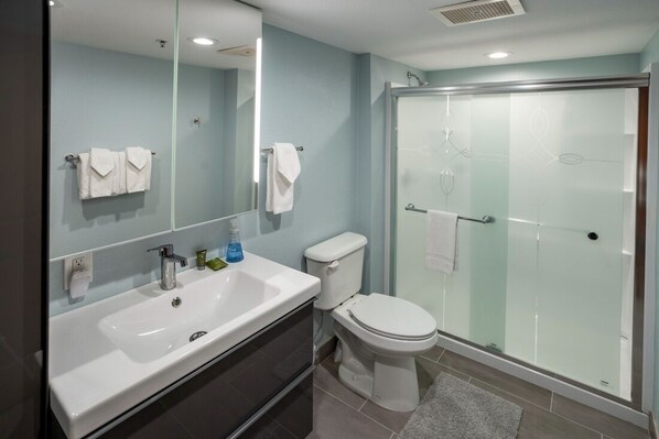 Sink, Indoors, Sink Faucet, Bathroom, Room