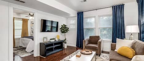 Home Decor, Indoors, Architecture, Building, Furniture