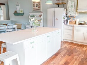 Kitchen island