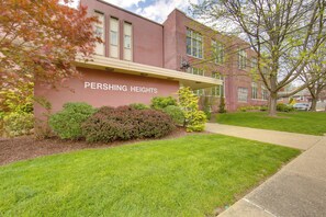 Parking | Open Community Lot | Free Street Parking