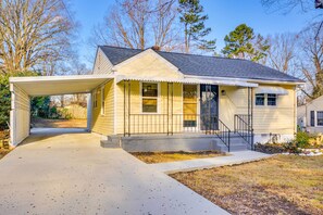 Property Exterior | Single-Story Home | Keyless Entry