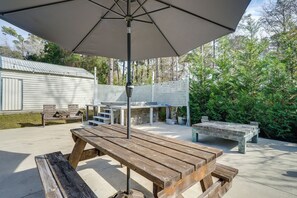 Private Patio | Picnic Area | Hot Tub