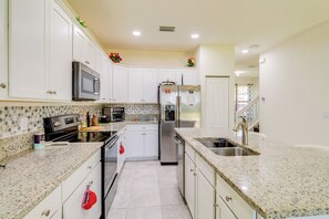 Kitchen | 2-Story Townhome | Central A/C & Heat