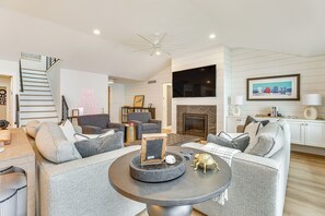 Living Room | Free WiFi | Central A/C & Heat | Smart TV | 1st Floor